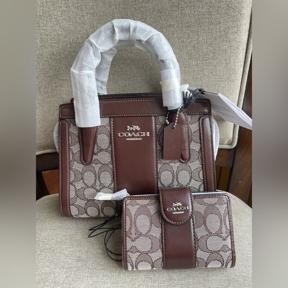 NWT！2PCS COACH ANDREA CARRYALL BAG IN SIGNATURE JACQUARD（CT766）AND MEDIUM WALLET - Picture 1 of 16